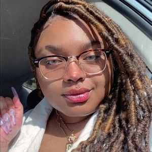 Meet your Posher, Amber